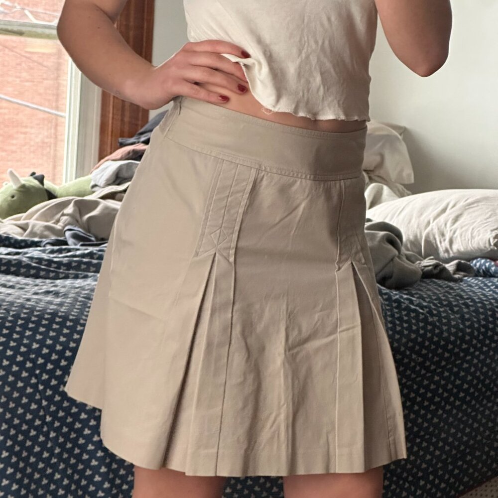 Khaki pleated skirt